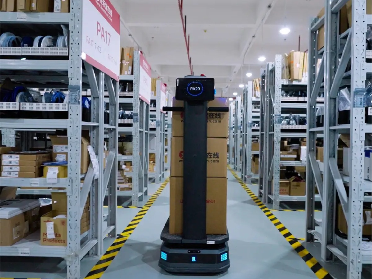 Warehouse robot